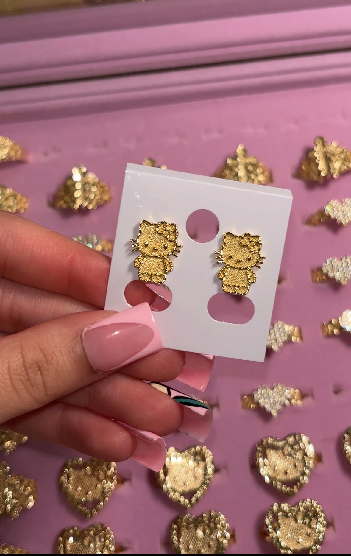 FB HK STUDS