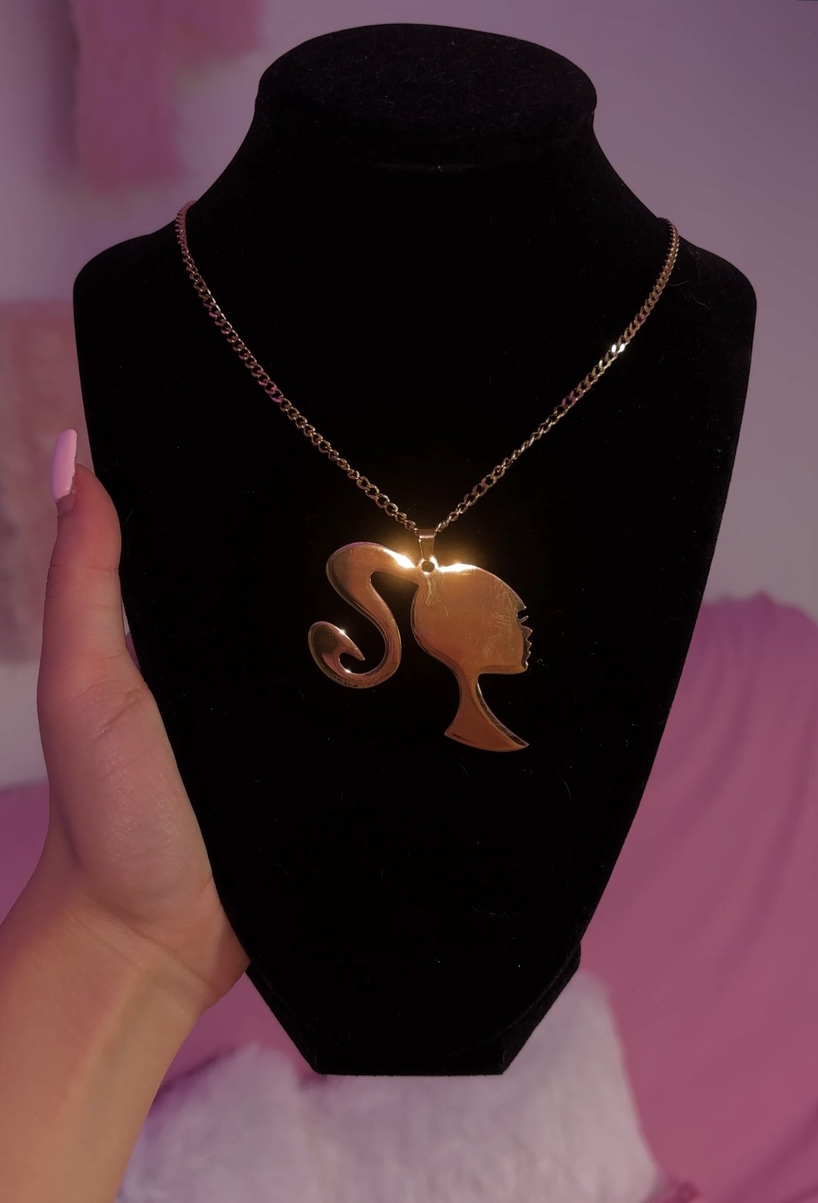 JUMBO BARBIE HEAD NECKLACE