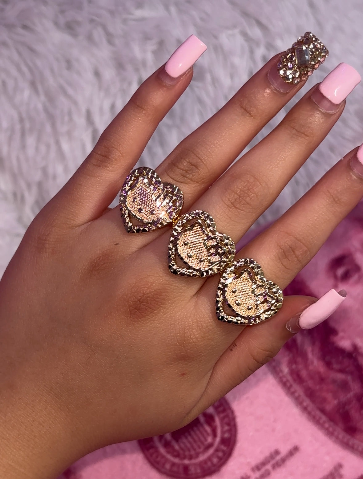 NUGGET HRT HK RING
