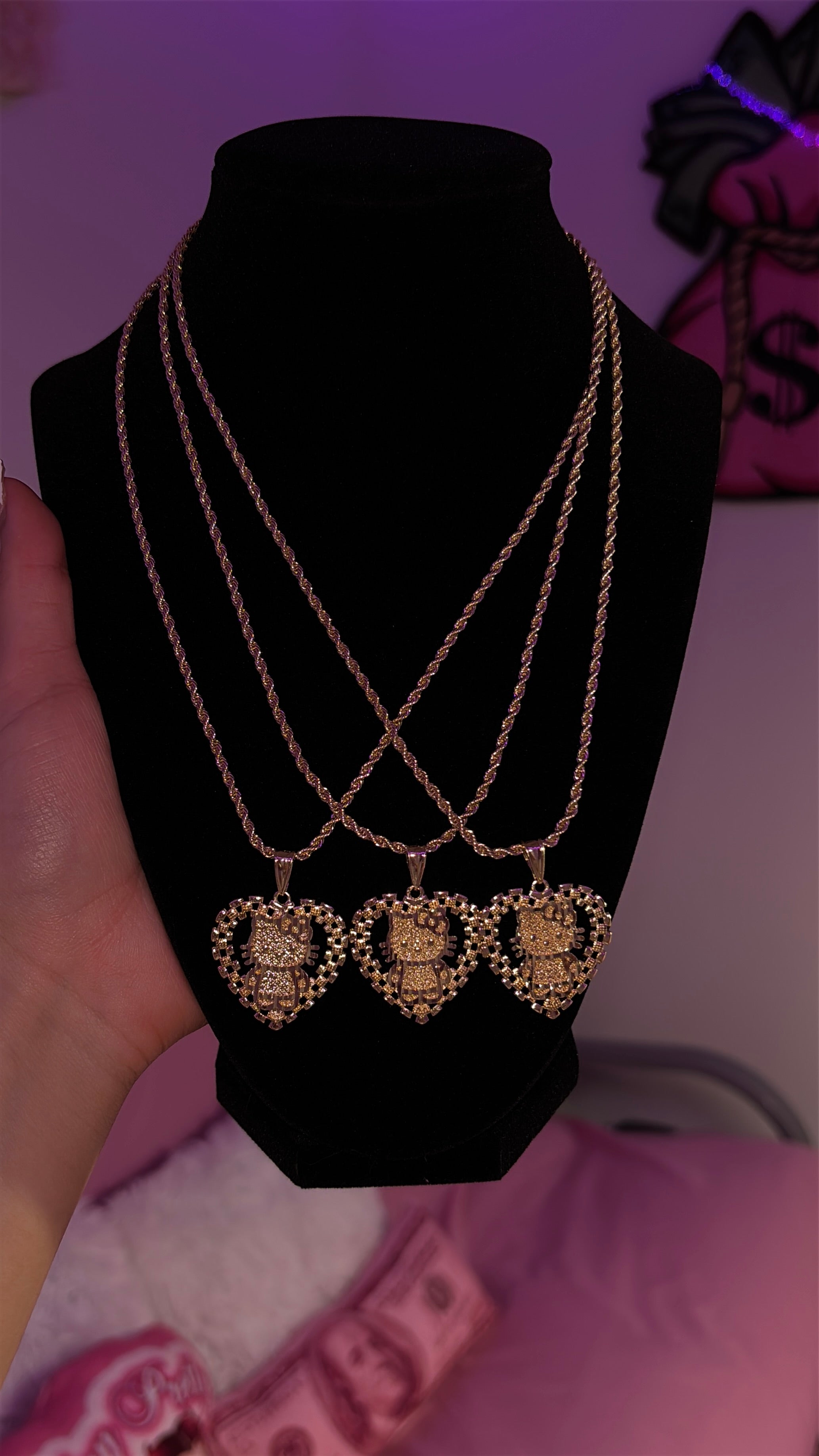 HK HRT NECKLACE