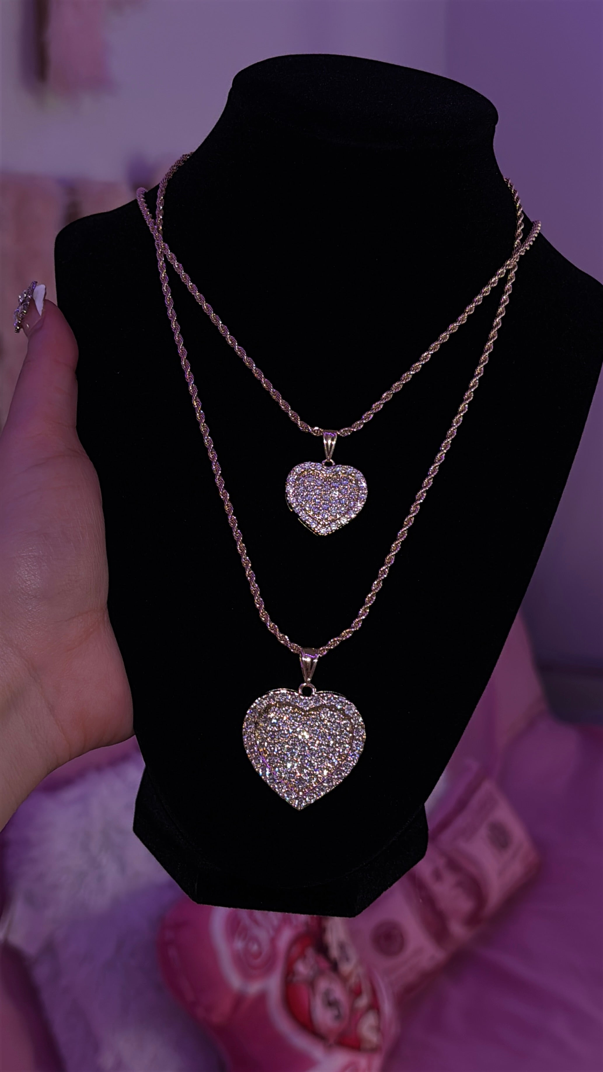JUMBO HRT NECKLACE