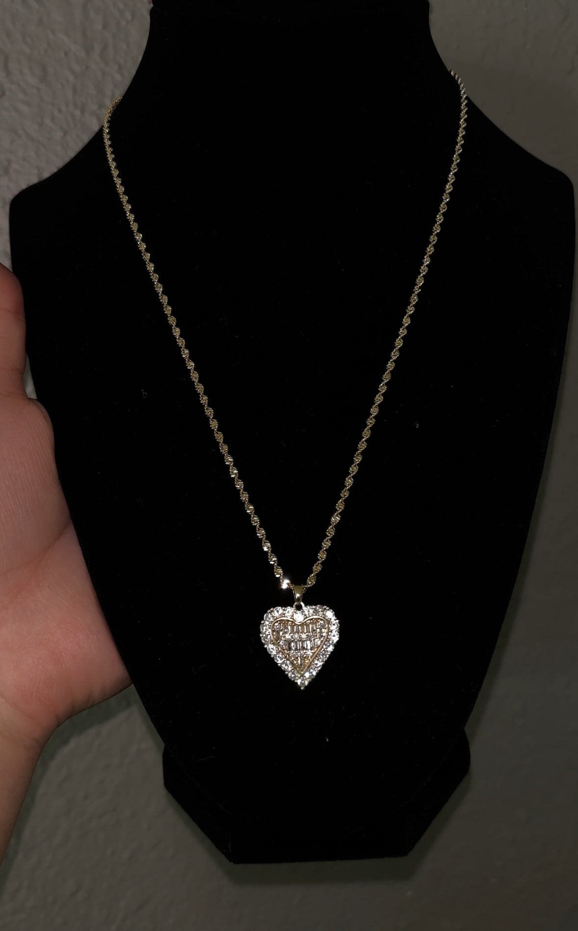 BAGUETTE HRT NECKLACE