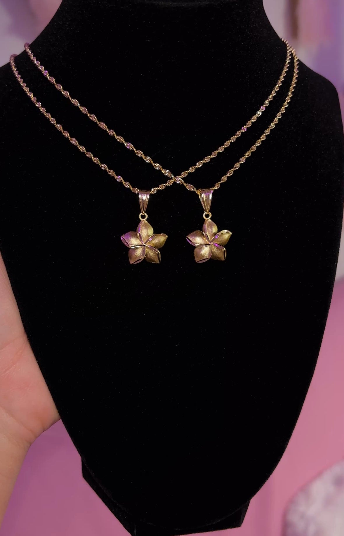 HIBISCUS FLOWER NECKLACE